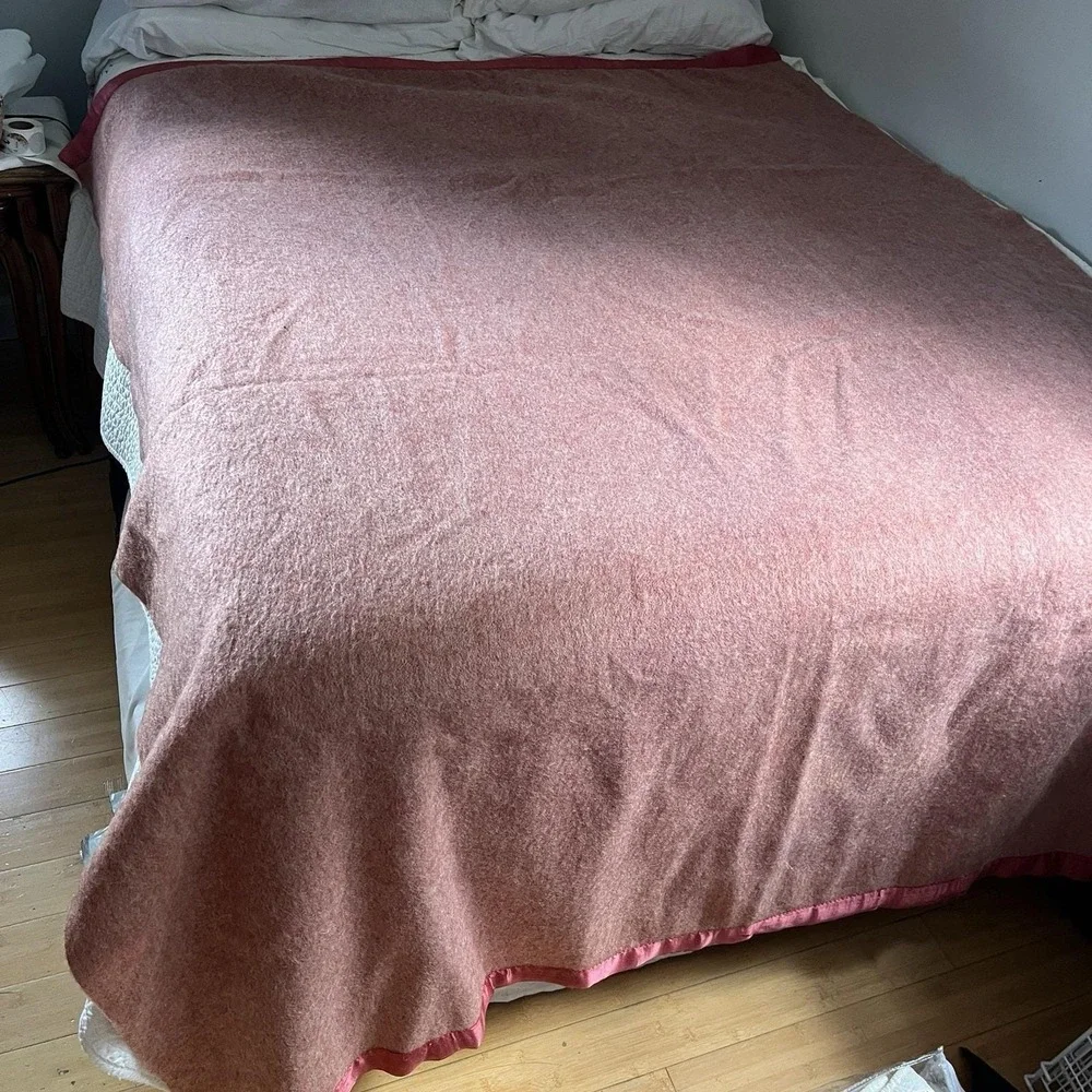 Vintage Kenwood Rose Pink Wool Blanket‎ With Satin Trim 66x80